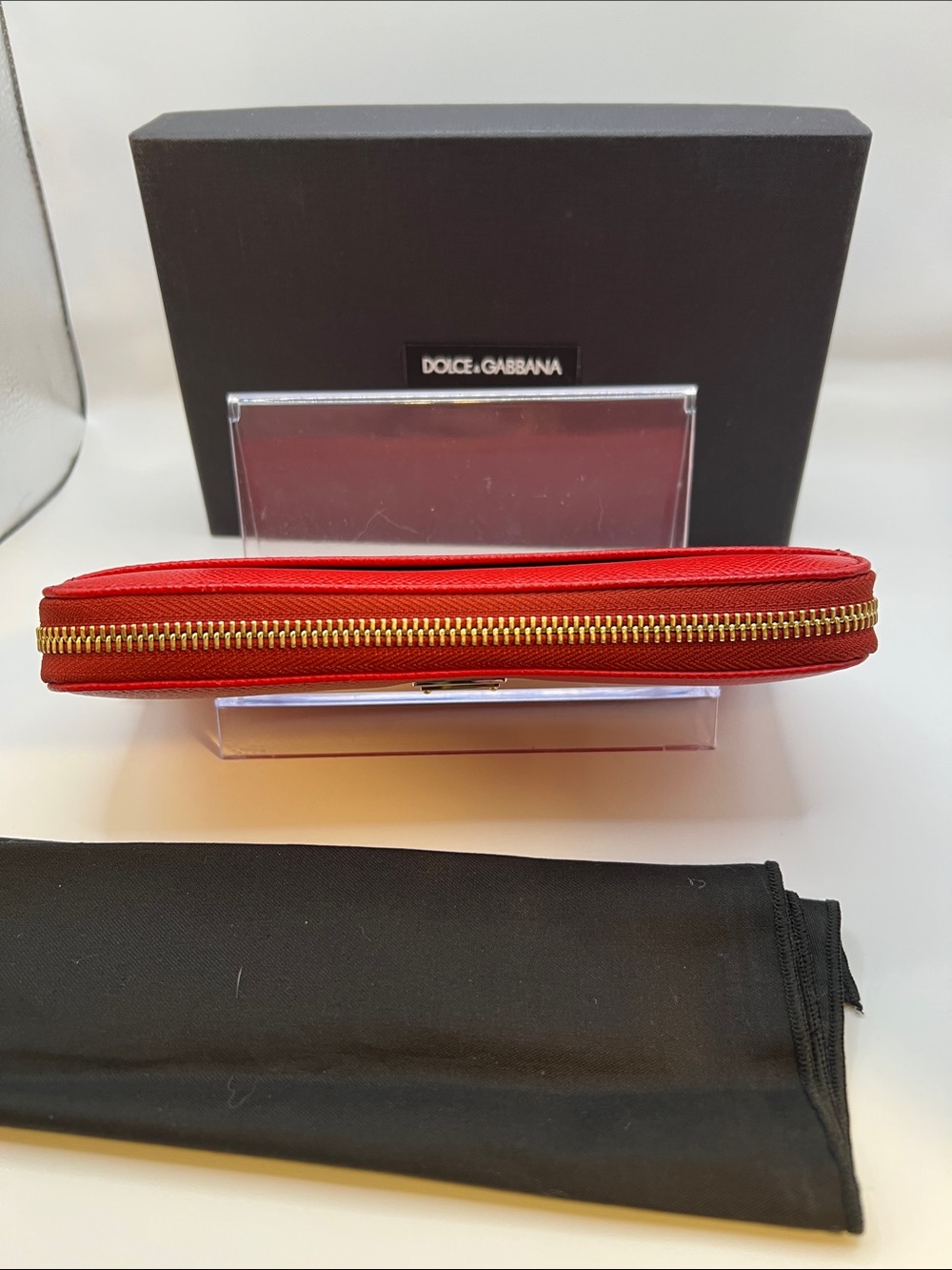 Dolce & Gabbana Red Saffiano Zip-Around Wallet with Gold Plaque - Picture 10 of 13